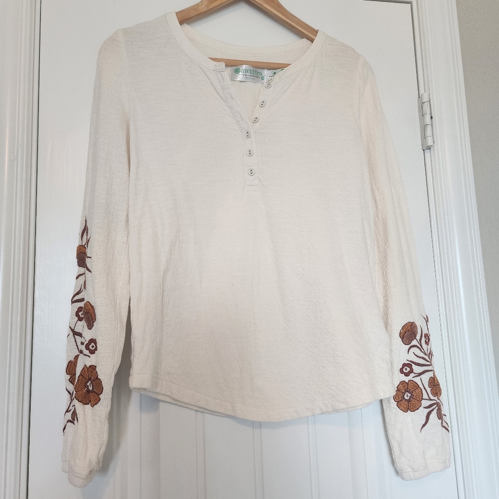 Aventura Henley Boho Embroidered Floral Long Sleeve Top XS